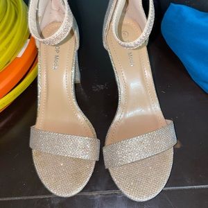 🍉Gold glitter heels / wedge